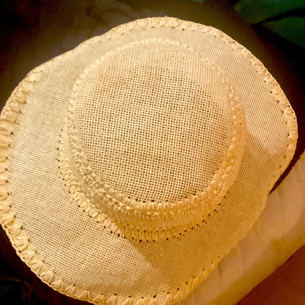 100% Paper hat